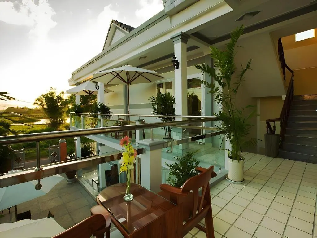 Riverside Pottery Village Hotel