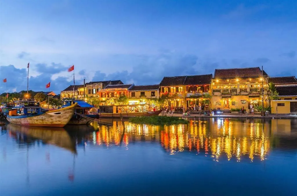 Hotel Riverside Pottery Village