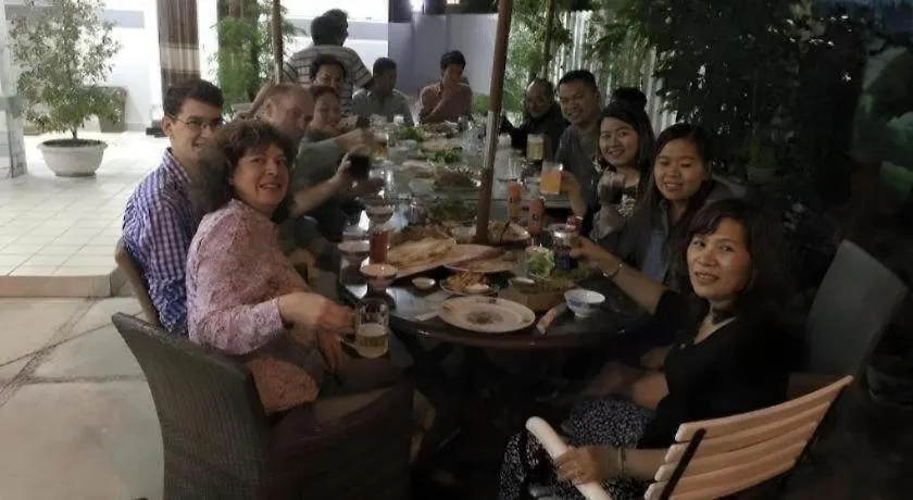 河畔陶器度假村 会安 0*,  越南